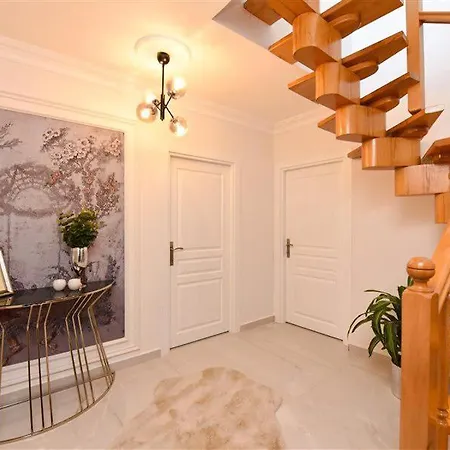 Centrally Located Luxury Apartman